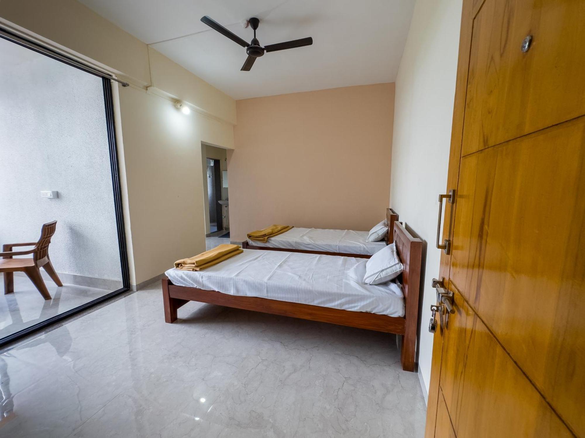 Punekar Bhavan Akalkot Экстерьер фото
