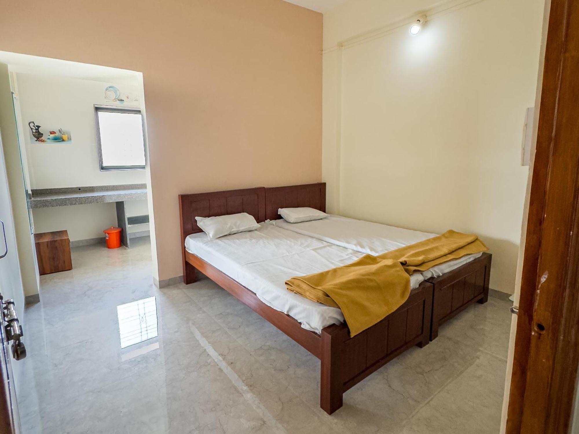 Punekar Bhavan Akalkot Номер фото